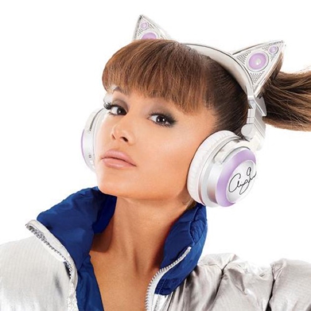 Brookstone Bluetooth Wireless Changing Color light Cat Headphones Ariana Grande